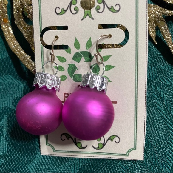 🎄New Christmas Bulb Earrings & Necklace Set - Picture 2 of 8
